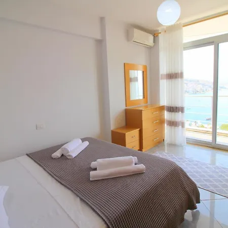 Sunrise 펜션 Sarandë